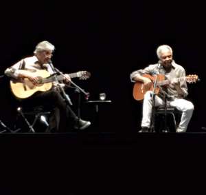 Caetano Veloso e Gilberto Gil, che hanno incantato tutto il pubblico di Villa Arconati