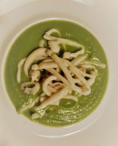 Crema di broccolo romanesco e calamari