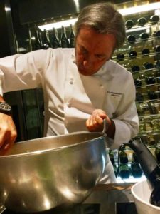 Filippo La Mantia prepara il cous cous