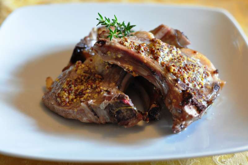 Lombatine d’agnello con senape rustica À l’Ancienne: una ricetta per il Magazine Frigo Tastemaker
